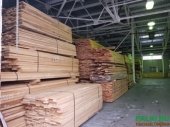 Сухие пиломатериалы из ценных и хвойных пород древесины.