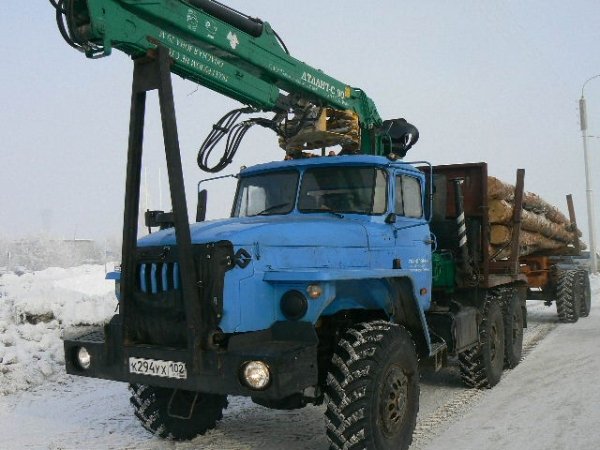 Лесовоз Урал 375